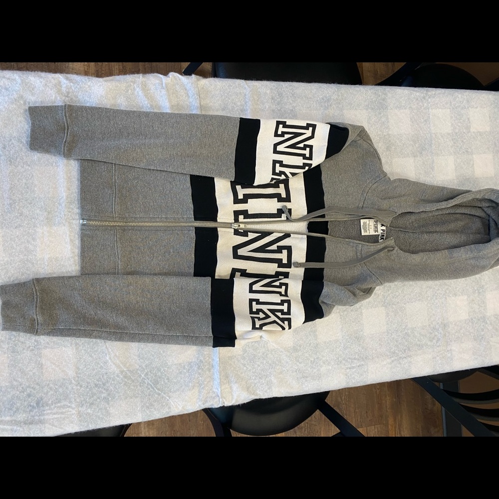 Brand new never been worn Pink VS sweatshirt